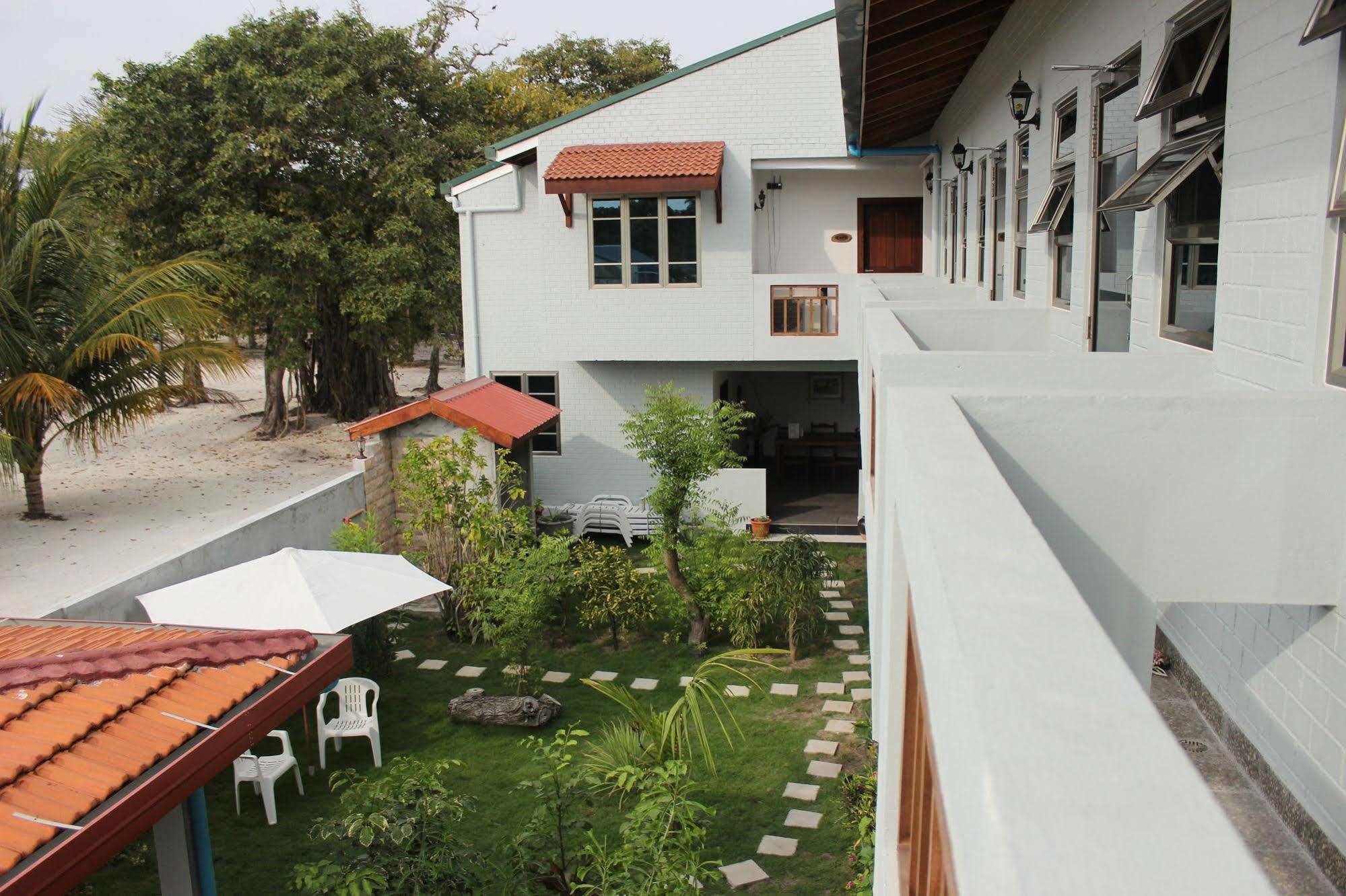 Cerulean View Residence Hanimaadhoo Island Exterior photo